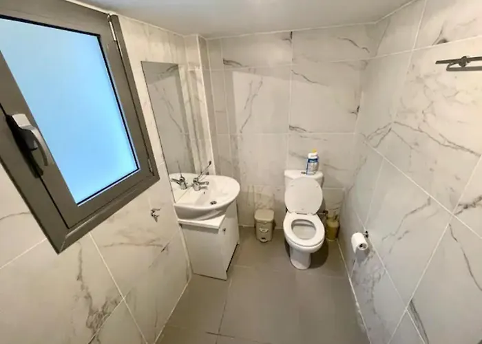 Artemis 1 Bdr Down Town Lägenhet *